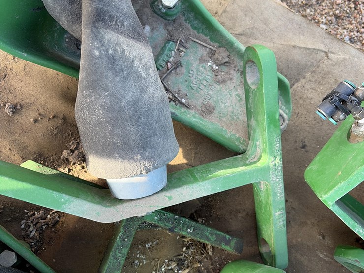 john-deere-24-image-13