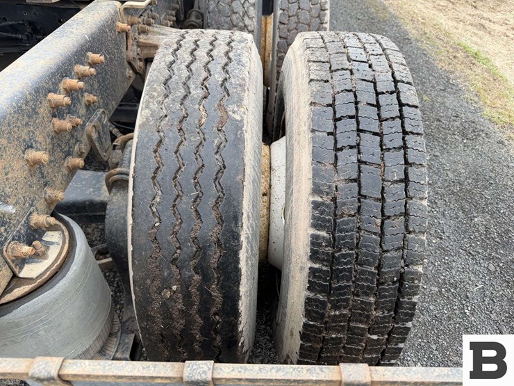 1998-volvo-wca-tractor-truck---reardan,-wa-image-42