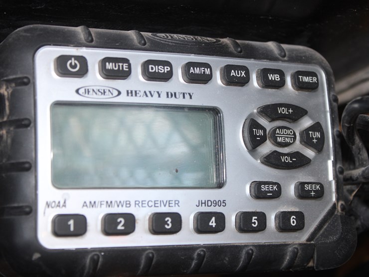 john-deere-325-image-62