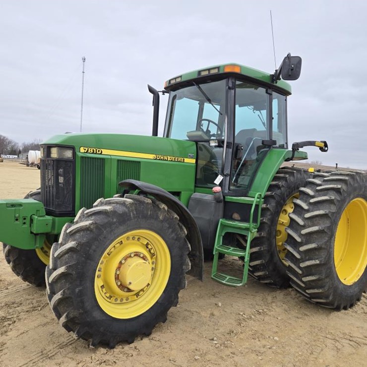 2001 JOHN DEERE 7810