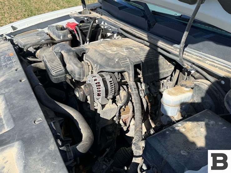 2012-chevrolet-silverado-1500-image-11