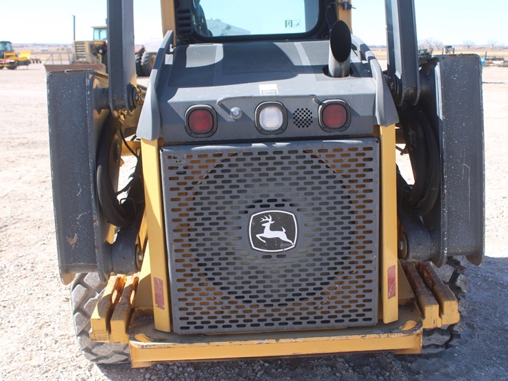 2011-deere-326d-image-13