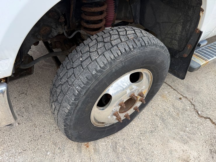 2010-ford-f350-image-23