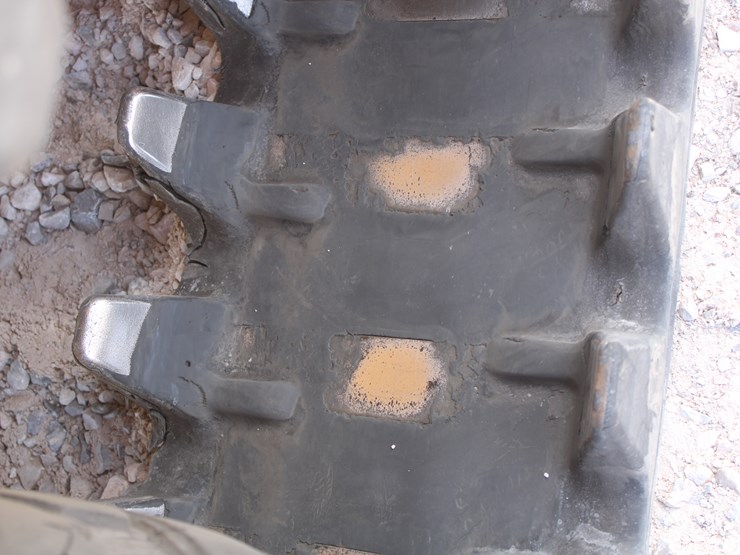 john-deere-325-image-43