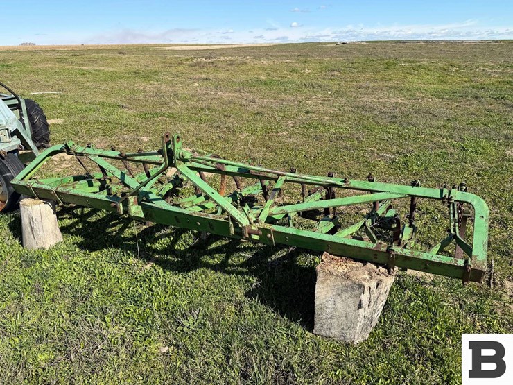 john-deere-10-image-1