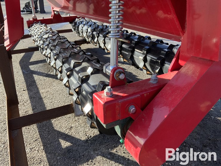 2025-massey-ferguson-730-image-14