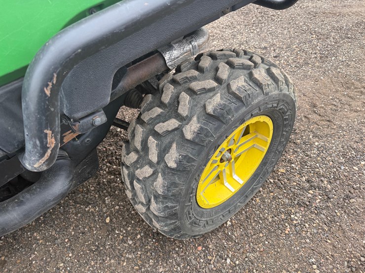 2015-john-deere-gator-image-13
