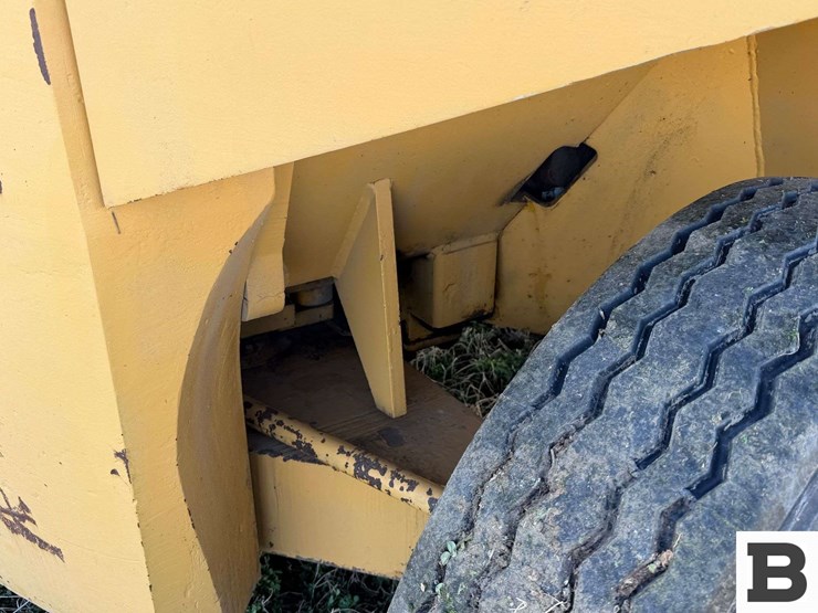 1979-caterpillar-v180b-image-18