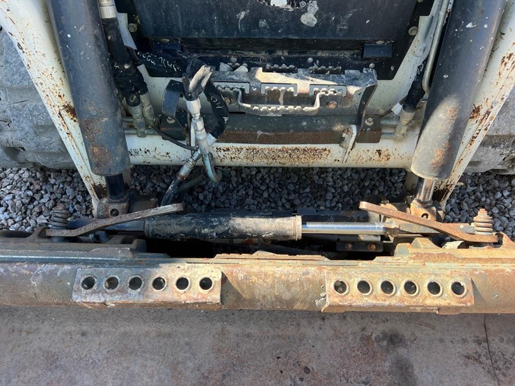 2022-bobcat-t64-image-11