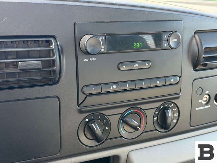 2006-ford-f550-image-41