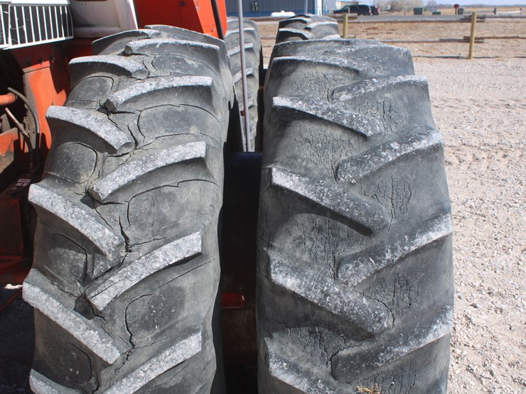 #1015-•-case-4490-tractor-image-13