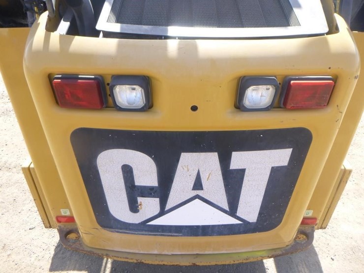 2013-caterpillar-262c2-image-16