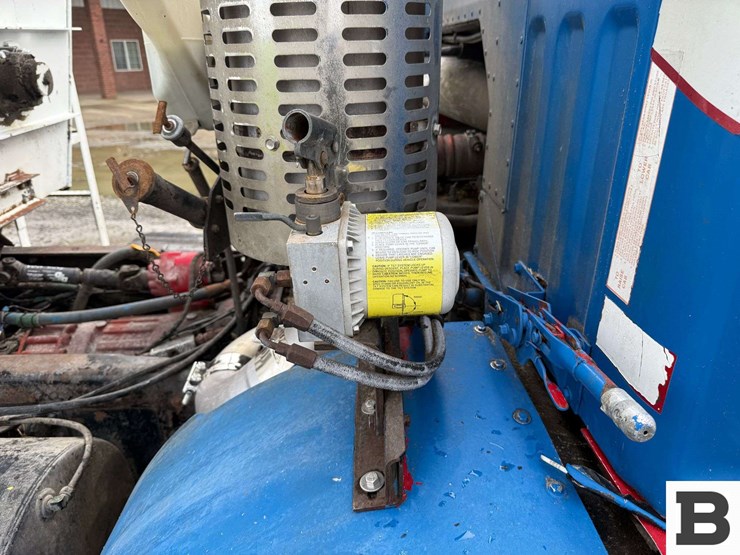 1996-volvo-wx-feed-truck---albany,-or-image-57