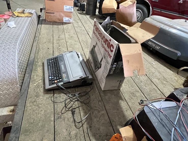 #7220-•-panasonic-electronic-typerwriter-image-6