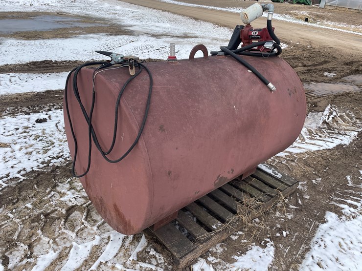 #7404-•-275-gallon-fuel-tank-with-pump-(somerset,-wi)-image-3