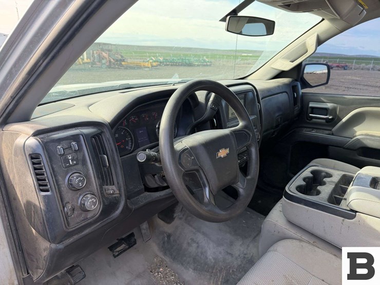 2018-chevrolet-silverado-1500-image-25