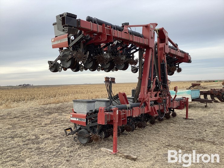 case-ih-1200-image-3
