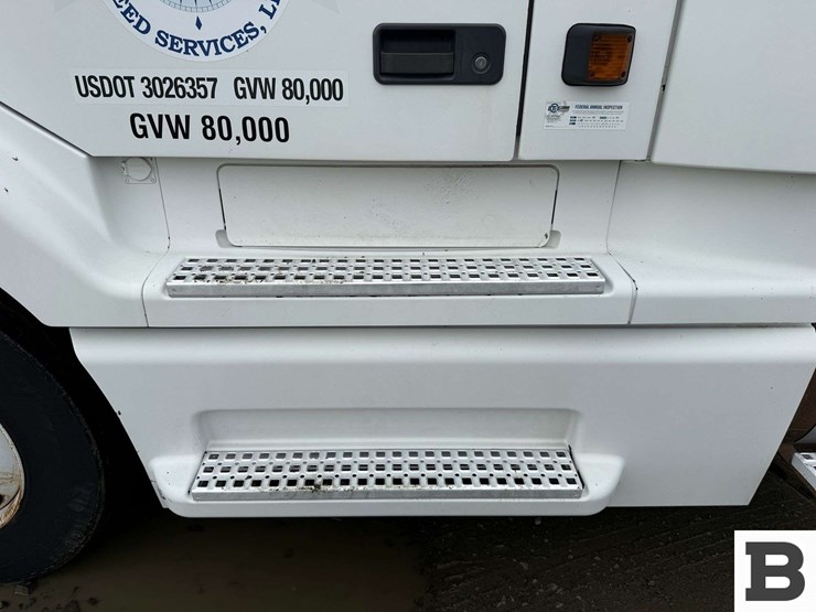 2001-volvo-vnl-tractor-truck---albany,-or-image-16