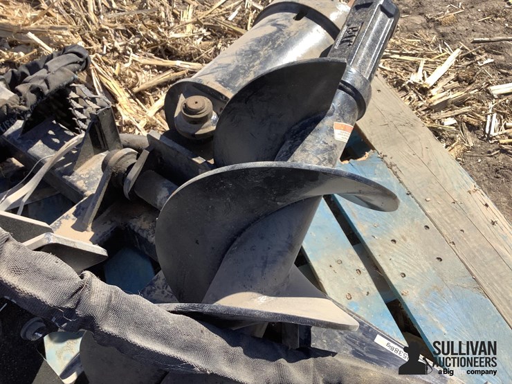 caterpillar-post-hole-auger-attachment-image-11