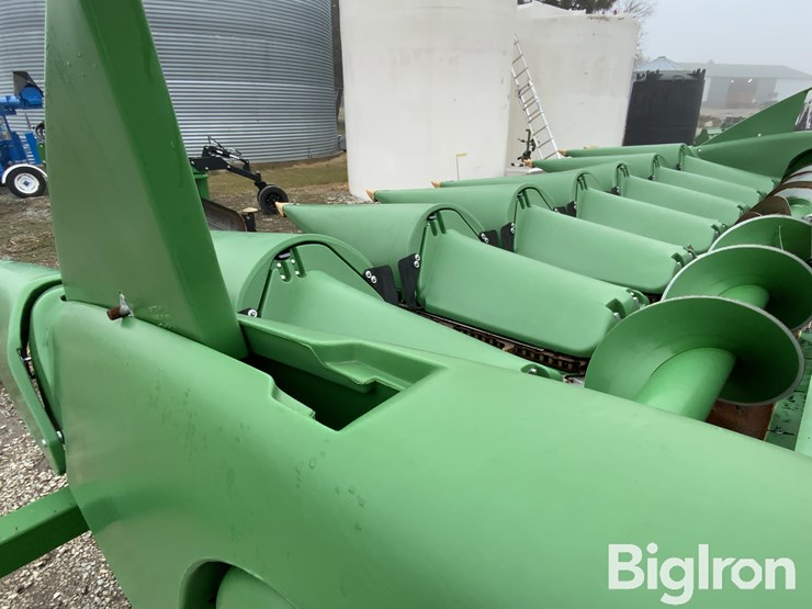 2019-john-deere-708c-image-14