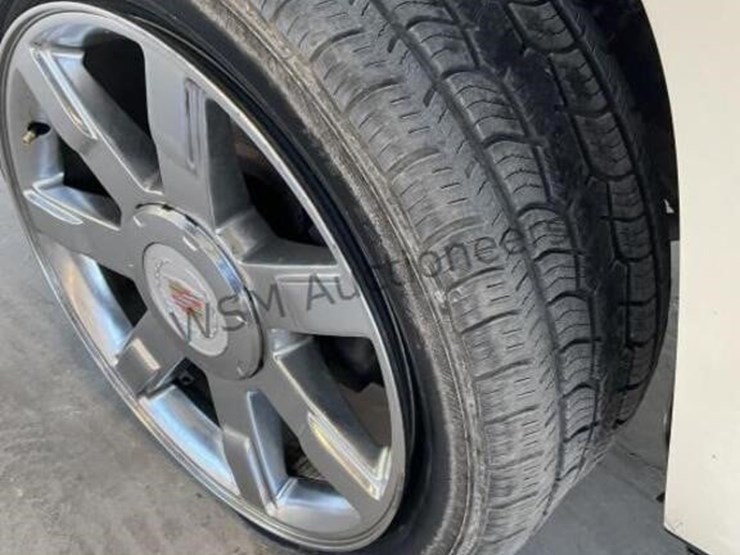 2008-cadillac-escalade-esv-image-7