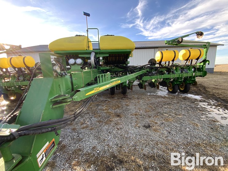 2006-john-deere-1790-ccs-image-2