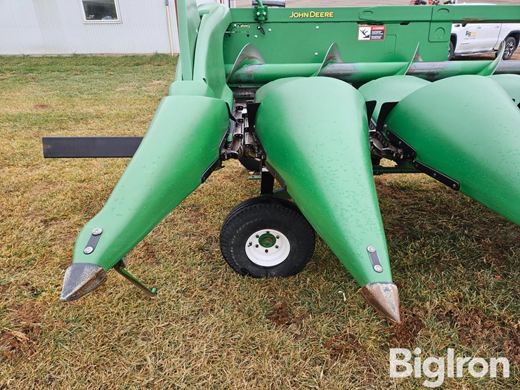 2016-john-deere-608c-image-15