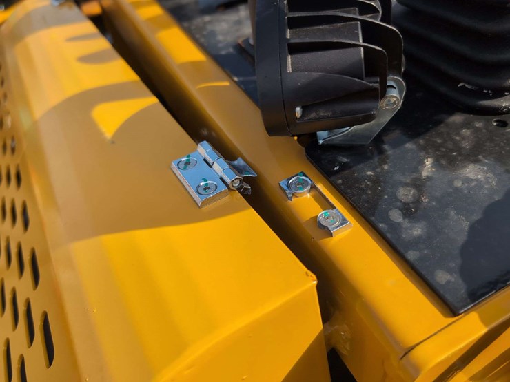 agt-mini-crawler-skid-steer-mx-mrt14-*-engine-hood-damaged-review-photos-image-6