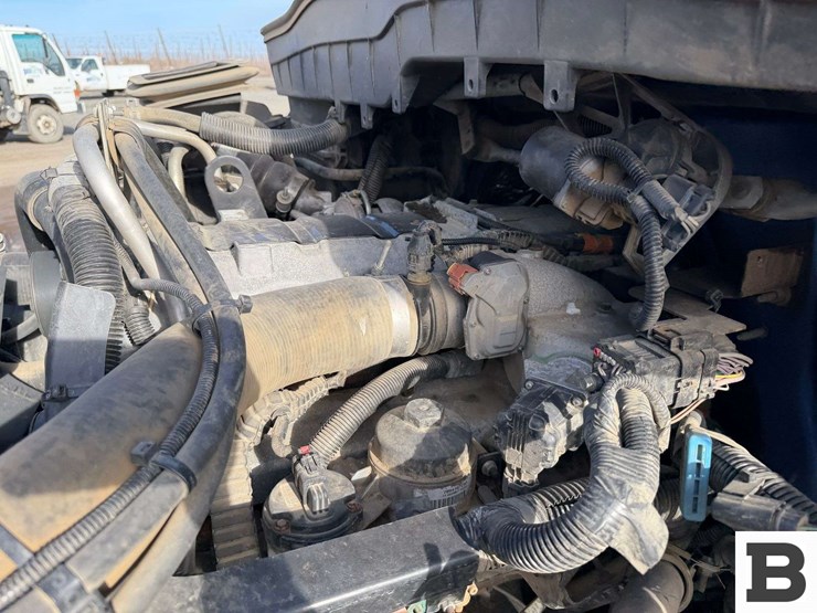 2015-international-durastar-4300-image-35