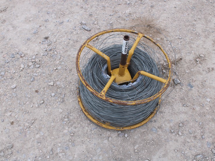 #2090-•-approx-2-miles-of-smooth-wire-on-wire-roller-spool-image-1