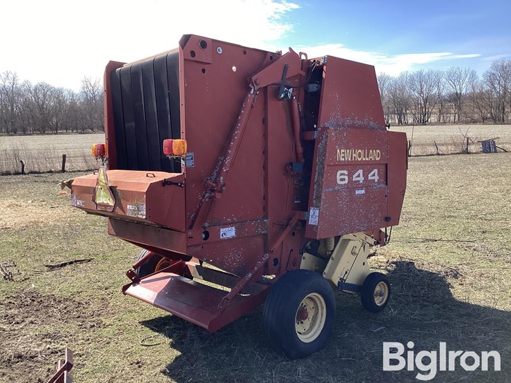 new-holland-644-image-5