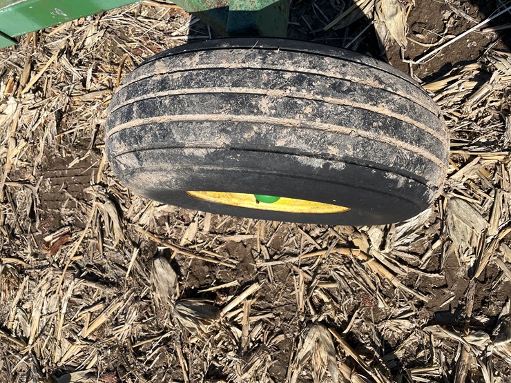 #7409-•-john-deere-running-gear-head-cart-(bloomer,-wi)-image-13