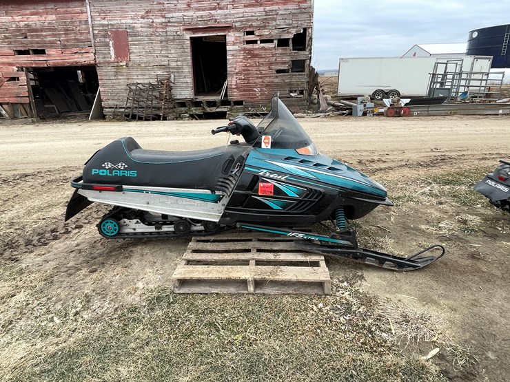 #3444-•-1998-polaris-indy-trail-snowmobile-for-parts-(no-registration-card)-image-4