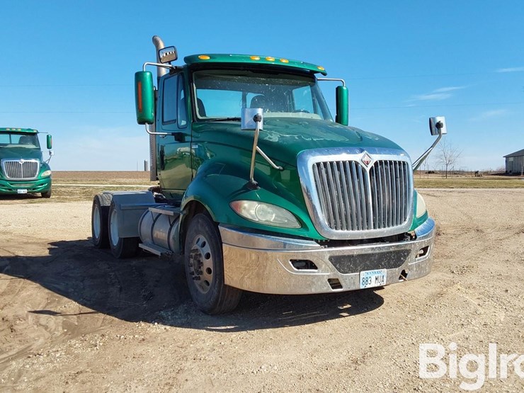 2011-international-prostar-image-3