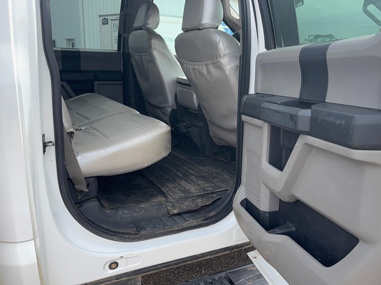 2018-ford-f550-image-11