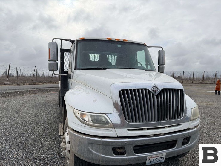 2007-international-durastar-4400-image-10