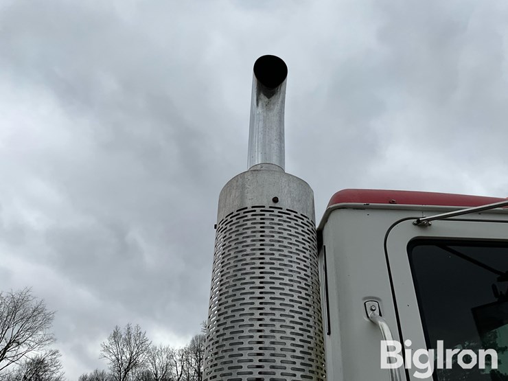 2003-mack-ch612-image-11