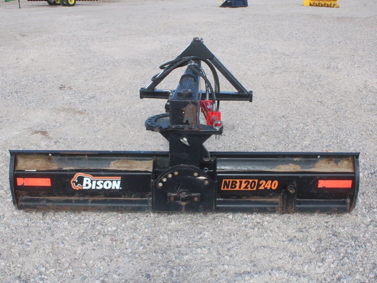 #2053-•-2019-bison-7ft-blade-image-3