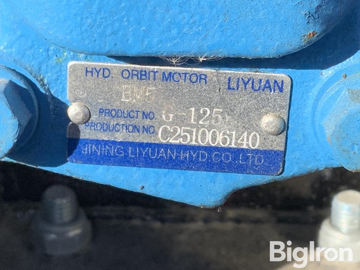 2025-massey-ferguson-730-image-13