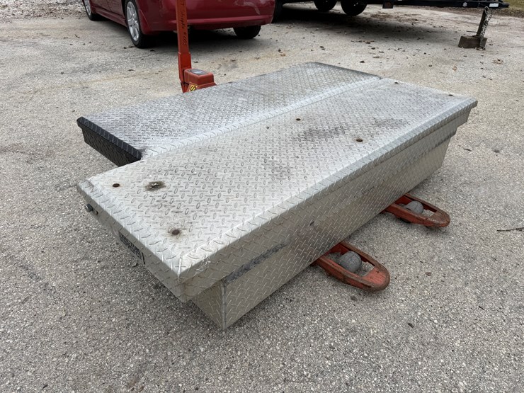 #9132-•-(2)-aluminum-truck-toolboxes-(new-berlin,-wi)-image-1