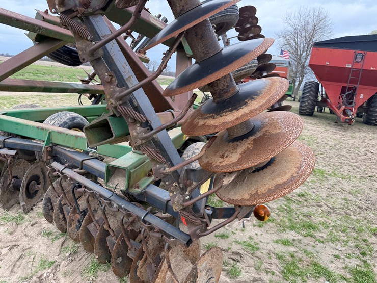 john-deere-25-image-21