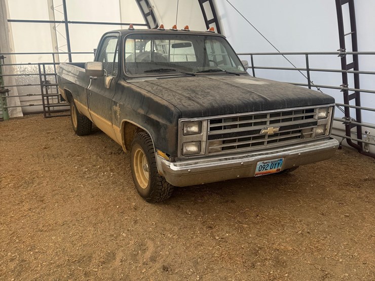 1985-chevrolet-c10-image-1