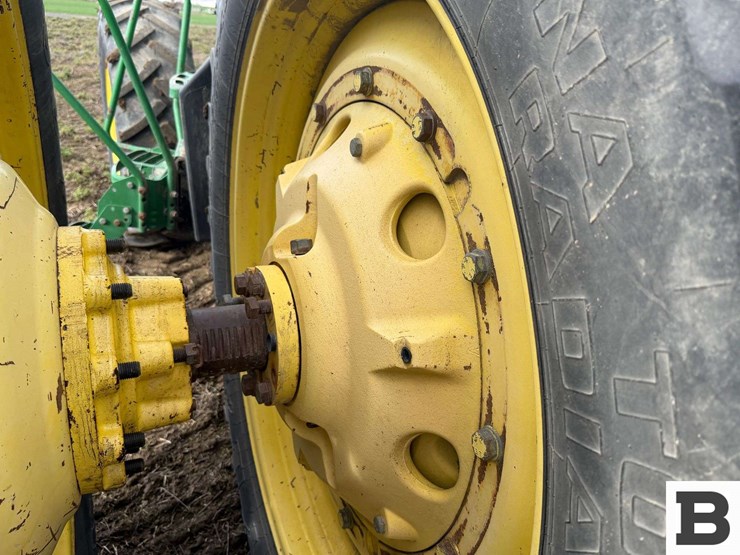 1995-john-deere-8300-image-38