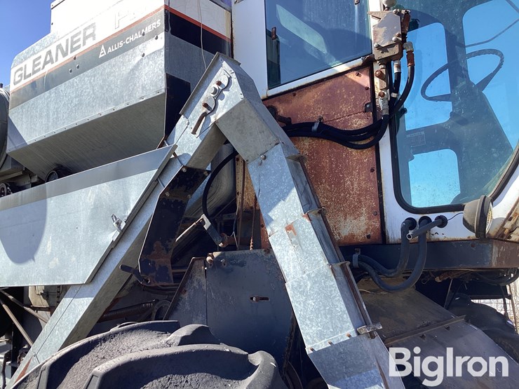 1982-gleaner-f2-image-16