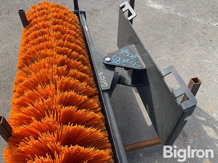 2025-massey-ferguson-730-image-12