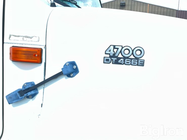 1999-international-4700-image-12