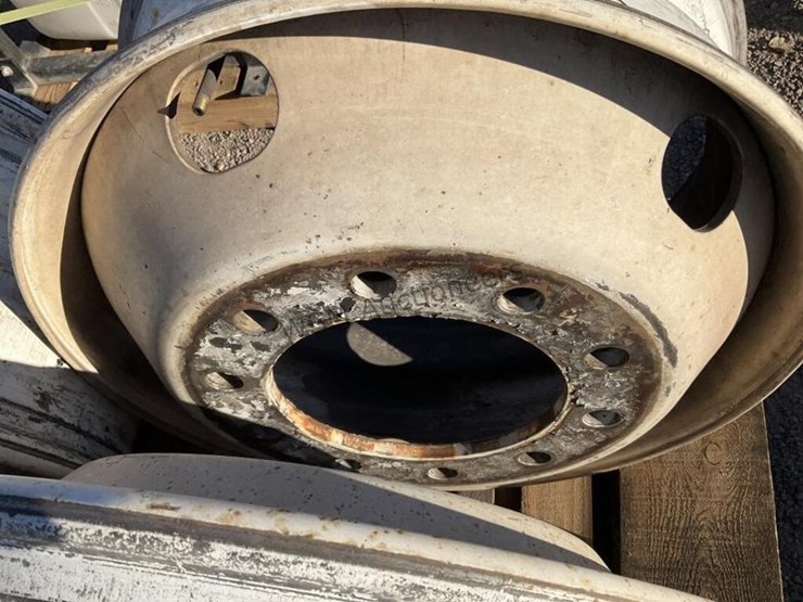 (4)-22.5-x-9.00-steel-wheels-image-5