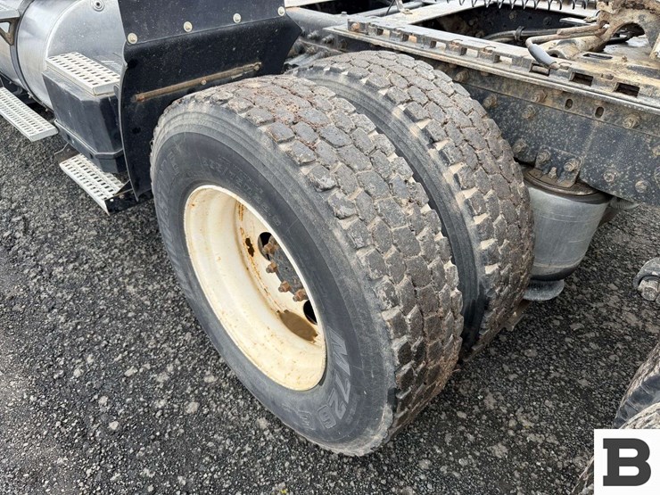 1998-volvo-wca-tractor-truck---reardan,-wa-image-32