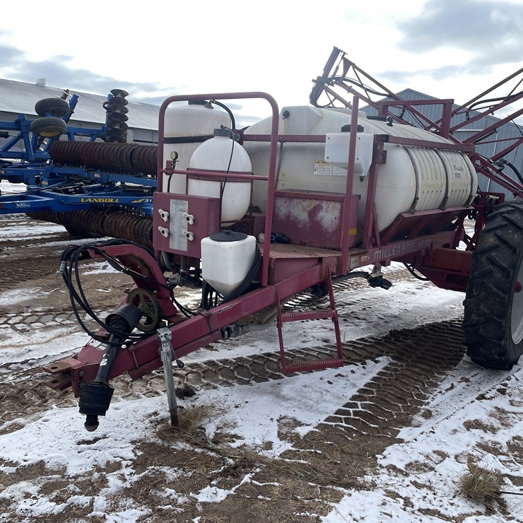 #1062 • Miller Pro 60' Sprayer (Somerset, WI)