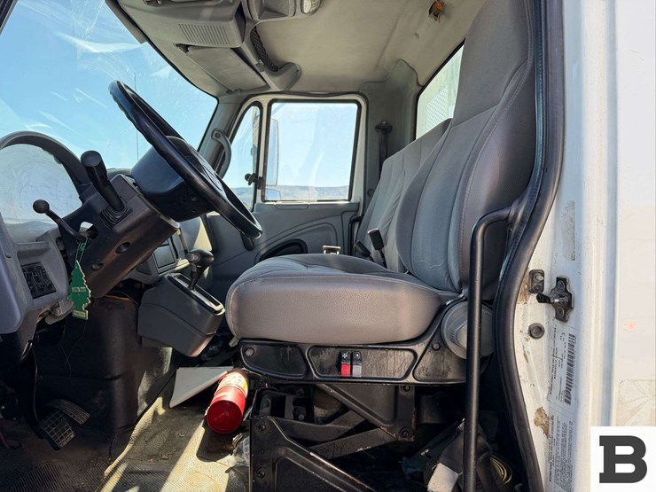 2007-international-durastar-4300-image-32